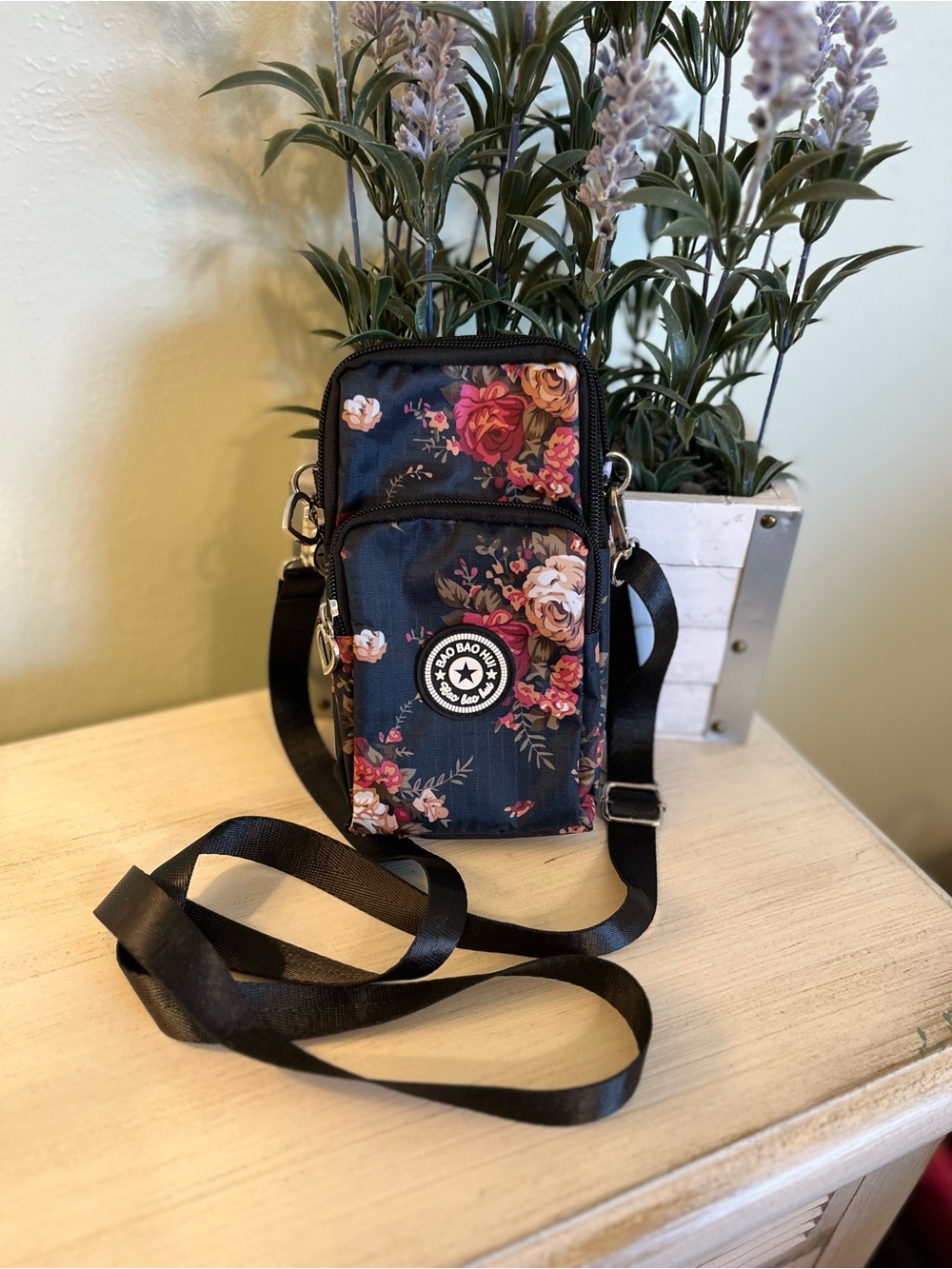 BAO BAO HUI Lightweight Crossbody Cell Phone Purse Dark Blue Rose NWOT